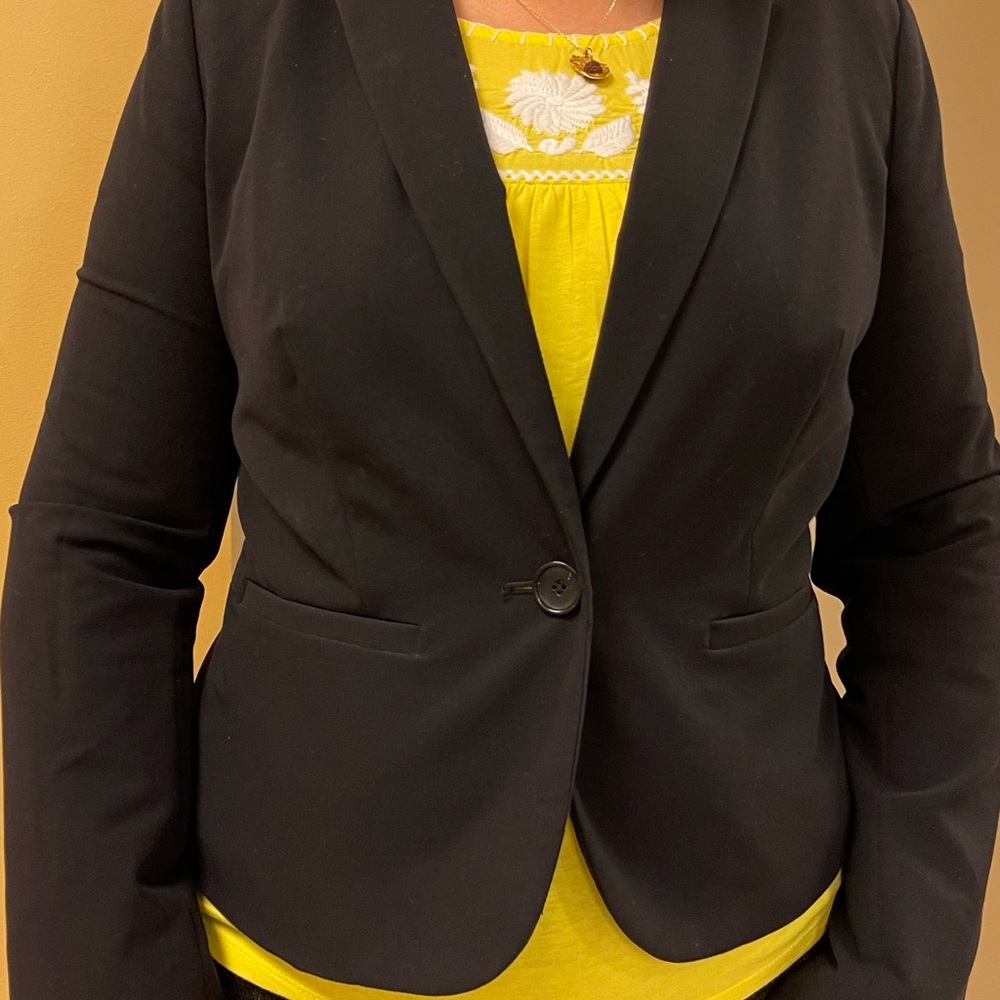 Black blazers for women